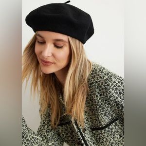 Vintage Classic Wool black beret - one size